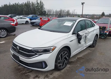 2022 Volkswagen Jetta 1.5T Sel z USA, uszkodzony, nr VIN 3VWGM7BU8NM033941